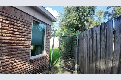 11003 Renwick Drive, Houston, TX 77096 - Photo 36