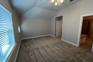 2710 Hullsmith Dr, Houston, TX 77063 - Photo 10