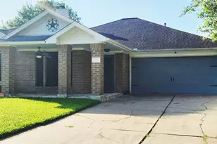 213 Mango St, Lake Jackson, TX 77566 - Photo 4