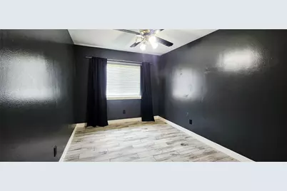 213 Mango Street, Lake Jackson, TX 77566 - Photo 10