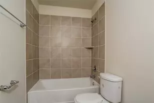 11946 Munich Dr, Houston, TX 77044 - Photo 14