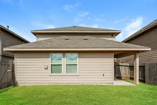 11946 Munich Dr, Houston, TX 77044 - Photo 4
