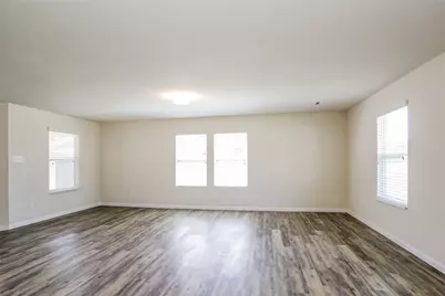 11946 Munich Drive, Houston, TX 77044 - Photo 8