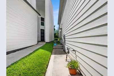 254 Capetown, Montgomery, TX 77356 - Photo 2