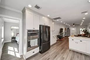 1561 Scharpe St, Houston, TX 77023 - Photo 8