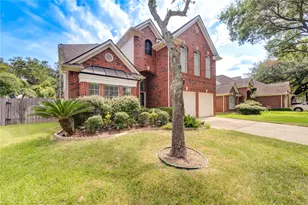 15314 Amesbury Ln, Sugar Land, TX 77478 - Photo 2