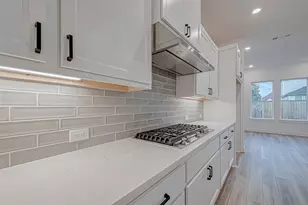 26914 Arethusa Ct, The Woodlands, TX 77389 - Photo 8