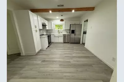 221 18th Avenue N, Texas City, TX 77590 - Photo 4