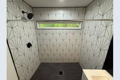 221 18th Avenue N, Texas City, TX 77590 - Photo 14