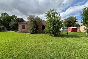 1419 Silverdale St, Houston, TX 77029 - Photo 4