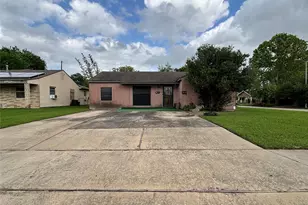 1419 Silverdale St, Houston, TX 77029 - Photo 2
