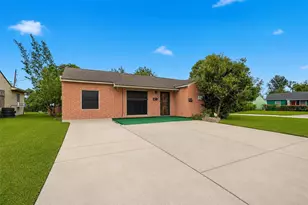 1419 Silverdale St, Houston, TX 77029 - Photo 2
