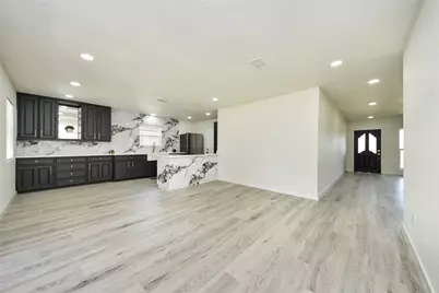 5442 Airport Boulevard, Houston, TX 77048 - Photo 8