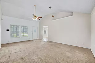 201 Red Oak Cir, Brazoria, TX 77422 - Photo 10