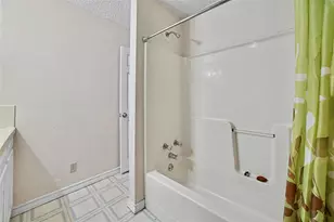 201 Red Oak Cir, Brazoria, TX 77422 - Photo 14