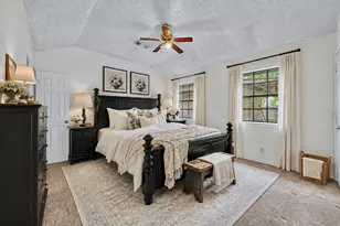 201 Red Oak Cir, Brazoria, TX 77422 - Photo 2