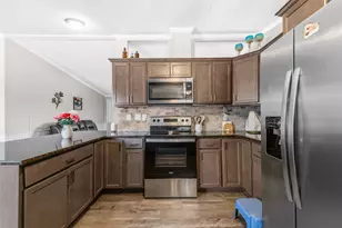 340 Alvina Ulich St, Somerville, TX 77879 - Photo 8