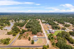 340 Alvina Ulich St, Somerville, TX 77879 - Photo 24