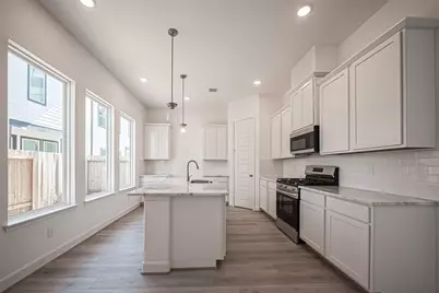 8919 Grovner Place, Houston, TX 77055 - Photo 6