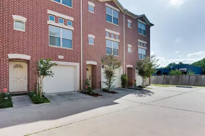 5941 South Loop E #1104, Houston, TX 77033 - Photo 2