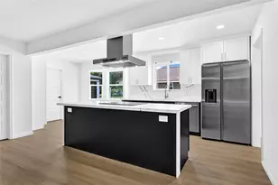 7114 Fox Run Dr, Angleton, TX 77515 - Photo 10