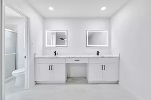 7114 Fox Run Dr, Angleton, TX 77515 - Photo 22