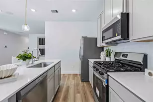 1055 Wheatley Oak Ln, Houston, TX 77091 - Photo 10