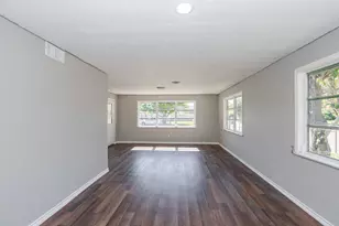 1230 W 4th St, Freeport, TX 77541 - Photo 10