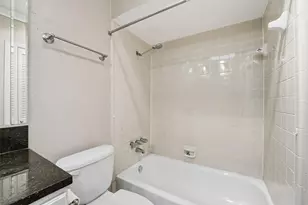 2232 S Piney Point Rd, Houston, TX 77063 - Photo 16