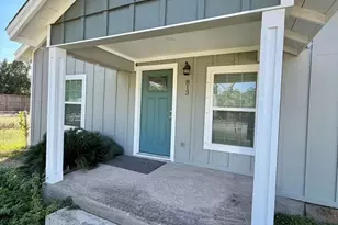 813 N Valderas St, Angleton, TX 77515 - Photo 1