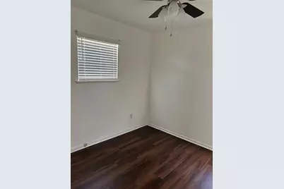 5522 Thrush Drive, Houston, TX 77033 - Photo 10
