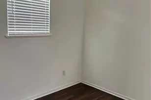 5522 Thrush Dr, Houston, TX 77033 - Photo 10
