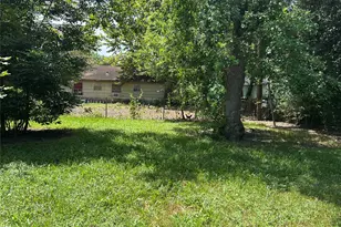 5522 Thrush Dr, Houston, TX 77033 - Photo 12