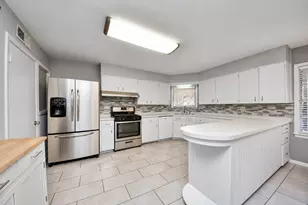 5631 San Felipe St, Houston, TX 77056 - Photo 10