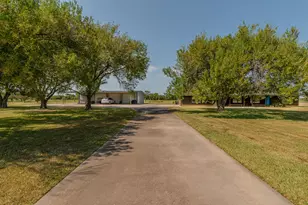 901 Casey St, Beaumont, TX 77713 - Photo 4