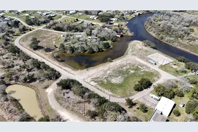 607 Glen Cove-Cr 730, Liverpool, TX 77577 - Photo 12