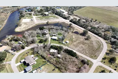 607 Glen Cove-Cr 730, Liverpool, TX 77577 - Photo 8