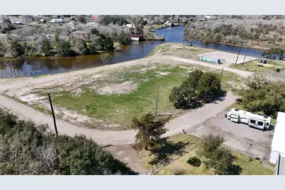 607 Glen Cove-Cr 730, Liverpool, TX 77577 - Photo 22