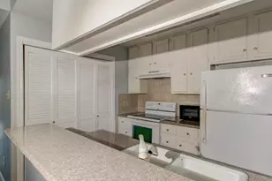 11711 Memorial Dr, Houston, TX 77024 - Photo 4
