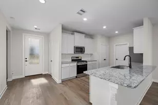 14005 Starboard Reach Dr, Texas City, TX 77510 - Photo 2