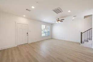 11910 De Carvalho Ln, Houston, TX 77375 - Photo 4