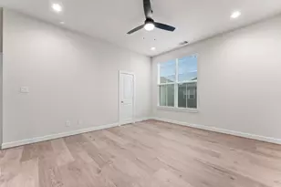 5905 Haring Ln, Houston, TX 77091 - Photo 18