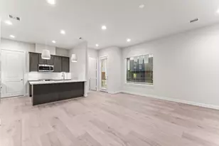 5905 Haring Ln, Houston, TX 77091 - Photo 10