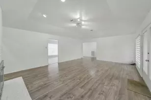 1823 Cherry Bend Dr, Houston, TX 77077 - Photo 28