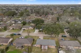 5734 Farwell Dr, Houston, TX 77035 - Photo 42
