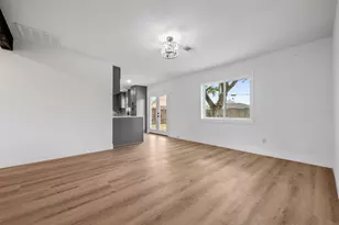 5734 Farwell Dr, Houston, TX 77035 - Photo 8