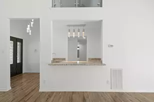 10214 Inwood Dr, Houston, TX 77042 - Photo 8