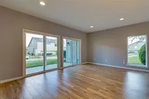 83 S April Point Dr S, Conroe, TX 77356 - Photo 12