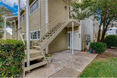 83 S April Point Drive S #83, Conroe, TX 77356 - Photo 4
