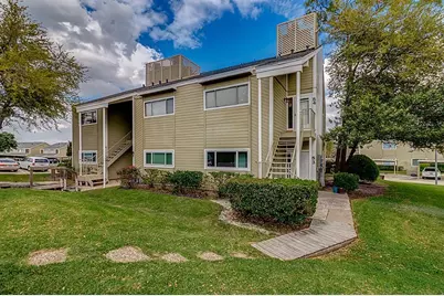83 S April Point Drive S #83, Conroe, TX 77356 - Photo 2